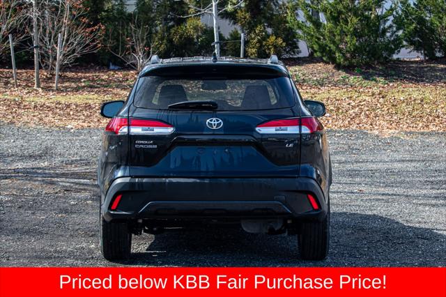2024 Toyota Corolla Cross LE