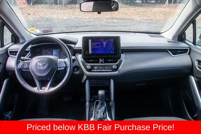 2024 Toyota Corolla Cross LE