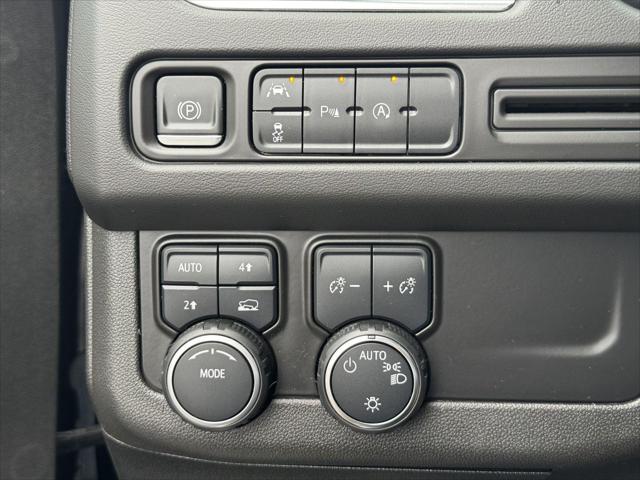 2023 Chevrolet Suburban 4WD RST