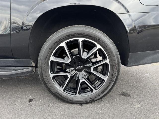 2023 Chevrolet Suburban 4WD RST