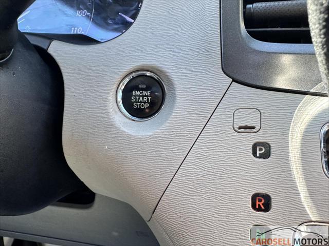 2011 Toyota Sienna XLE V6 Auto Access Seat