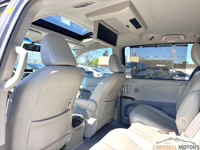 2011 Toyota Sienna XLE V6 Auto Access Seat