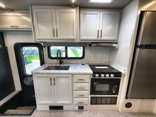 2026 Ford E-450 Cutaway 27U