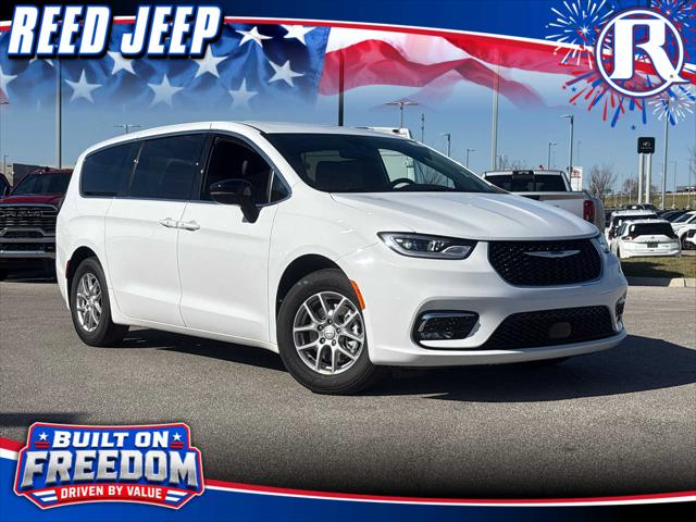 2026 Chrysler Pacifica Select for sale in Overland Park, KS