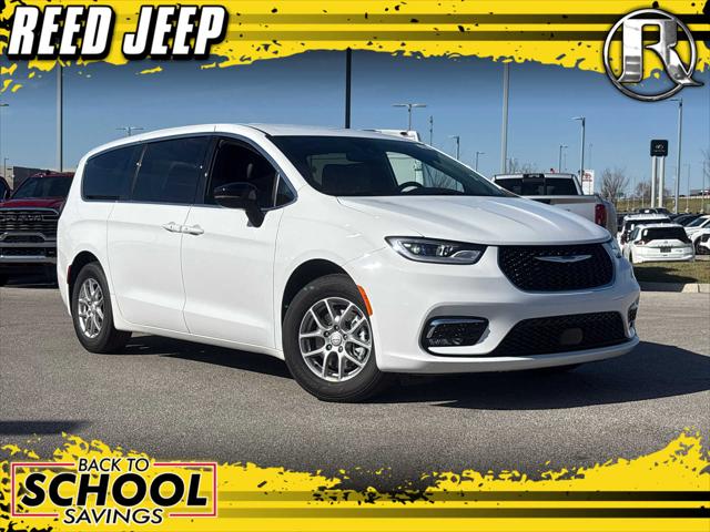 2026 Chrysler Pacifica Select for sale in Overland Park, KS