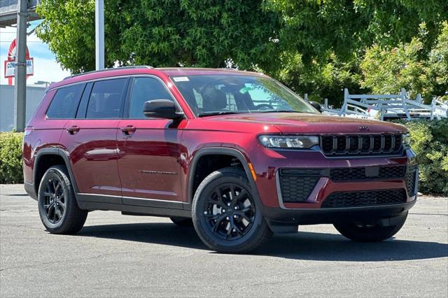 2026 Jeep Grand Cherokee L GRAND CHEROKEE L LAREDO ALTITUDE 4X4