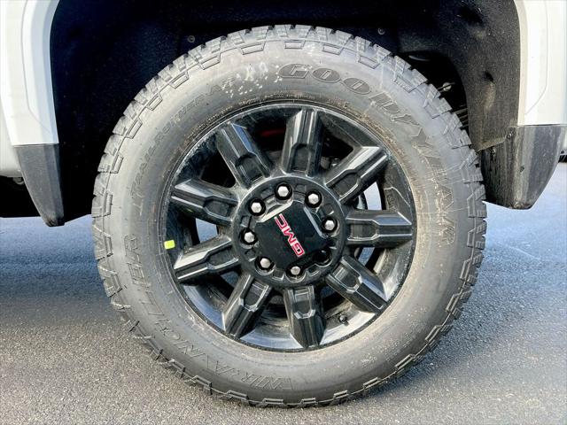 2026 GMC Sierra 2500HD Crew Cab, Standard Bed, AT4, 4WD