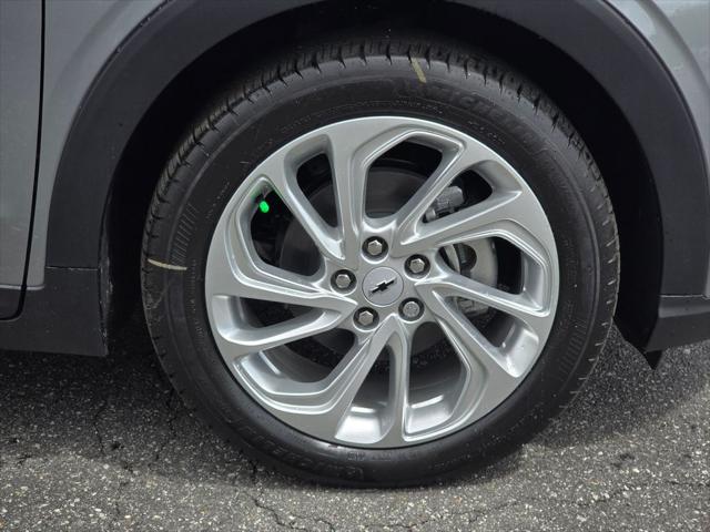 2027 Chevrolet Bolt LT FWD