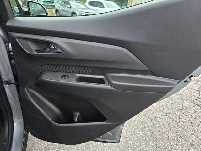 2027 Chevrolet Bolt LT FWD