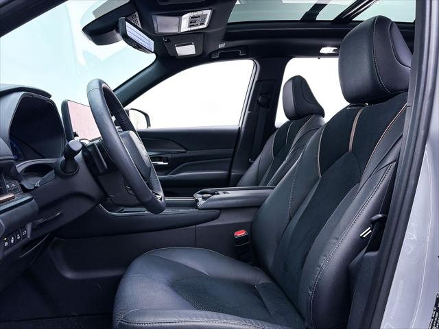 2025 Toyota Grand Highlander Hybrid Platinum MAX