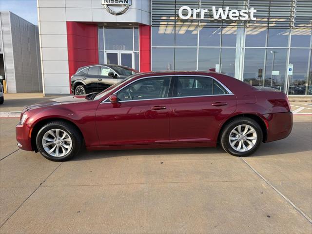 2023 Chrysler 300 Touring