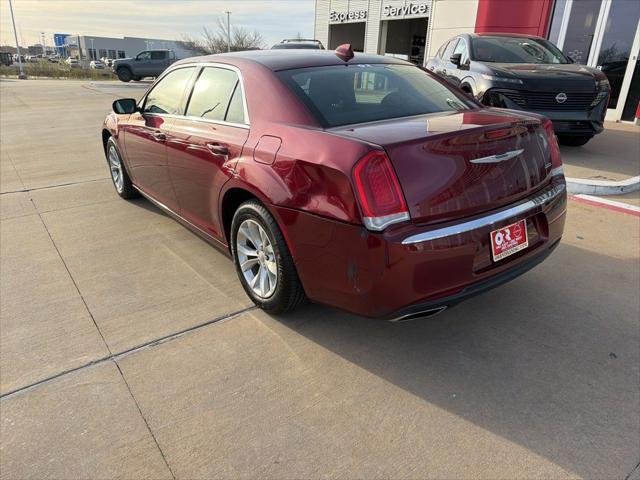 2023 Chrysler 300 Touring
