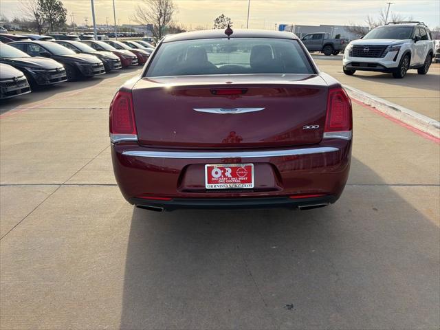 2023 Chrysler 300 Touring