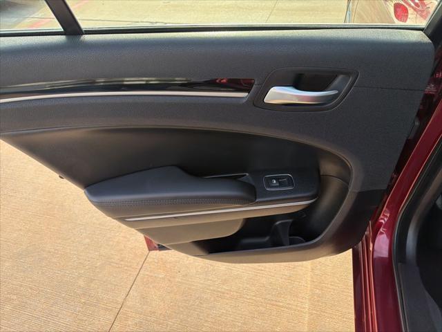 2023 Chrysler 300 Touring