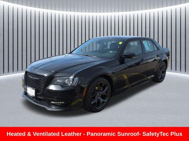2023 Chrysler 300 Touring-L for sale in St Charles, IL