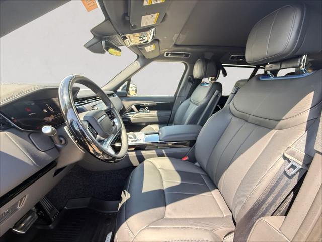 2026 Land Rover Range Rover P530 SE 7 Seat