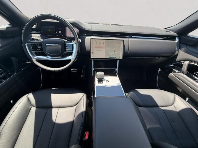 2026 Land Rover Range Rover P530 SE 7 Seat