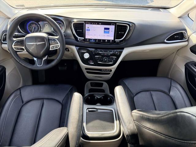 2024 Chrysler Pacifica Touring L 2024 Chrysler Pacifica Touring L