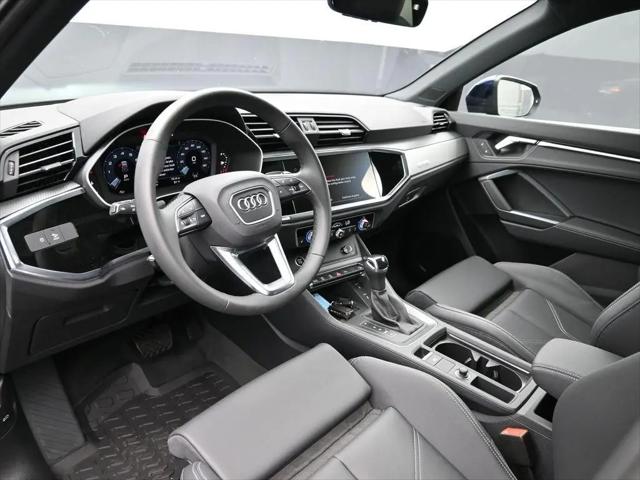 2025 Audi Q3 Premium 45 TFSI S line quattro Tiptronic