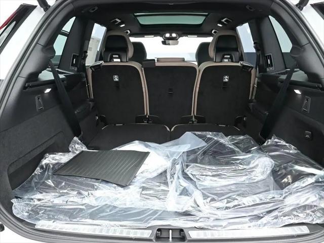 2026 Volvo XC90 Ultra Dark Theme, B6 AWD Gas (mild hybrid), Gasoline, 7 Seats