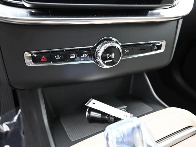 2026 Volvo XC90 Core, B6 AWD Gas (mild hybrid), Gasoline, Bright, 7 Seats