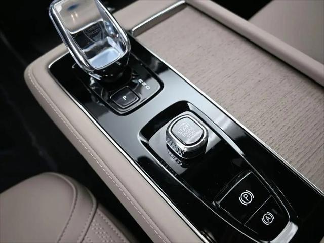 2026 Volvo XC90 Core, B6 AWD Gas (mild hybrid), Gasoline, Bright, 7 Seats