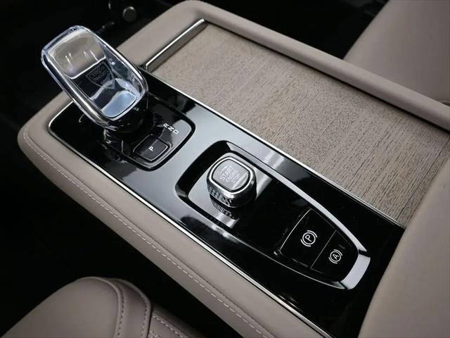 2026 Volvo XC90 Plus, B6 AWD Gas (mild hybrid), Gasoline, Bright, 7 Seats