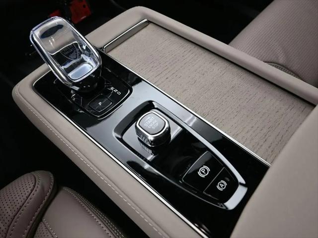2026 Volvo XC90 Ultra, B6 AWD Gas (mild hybrid), Gasoline, Bright, 7 Seats