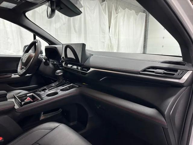 2025 Toyota Sienna XSE