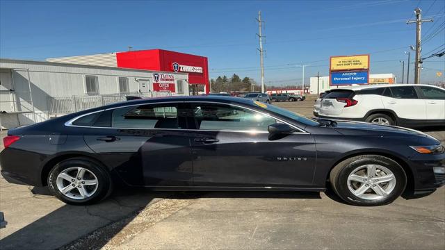 2022 Chevrolet Malibu FWD 1FL