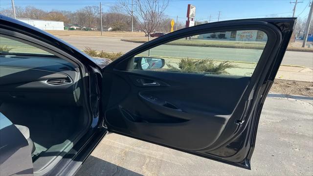 2022 Chevrolet Malibu FWD 1FL