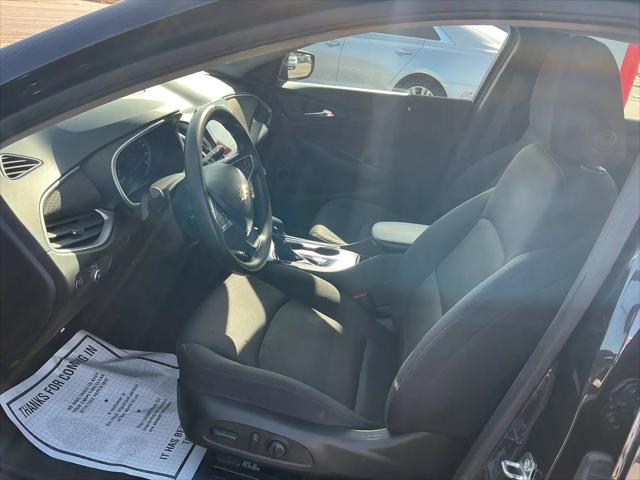 2022 Chevrolet Malibu FWD 1FL