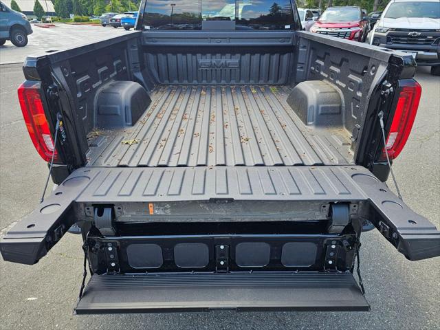 2026 GMC Sierra 1500 Crew Cab, Standard Bed, SLT, 4WD