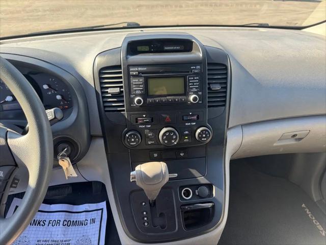 2011 Kia Sedona LX