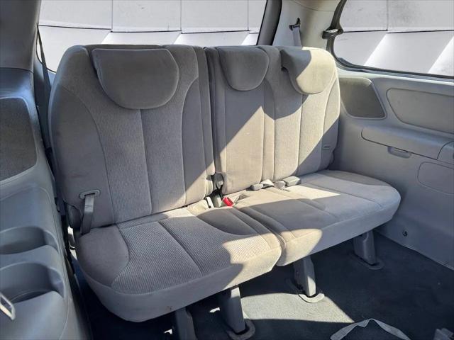 2011 Kia Sedona LX