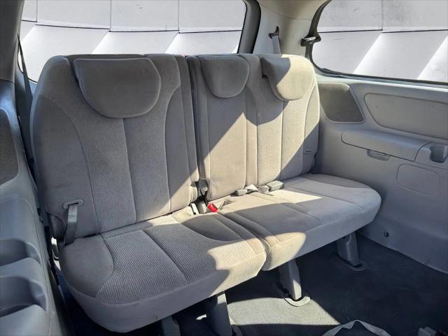 2011 Kia Sedona LX