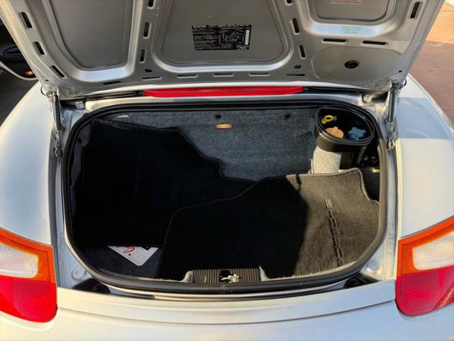 2000 Porsche Boxster Base