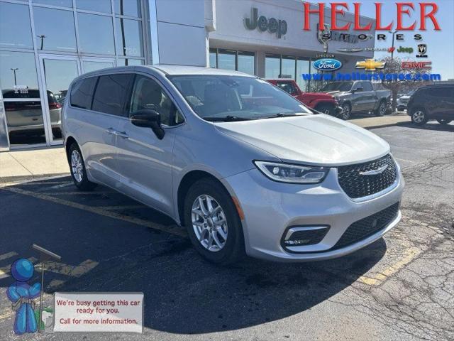 2024 Chrysler Pacifica Touring L for sale in Pontiac, IL