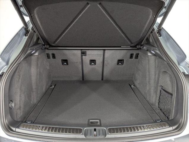 2026 Porsche Macan Unknown