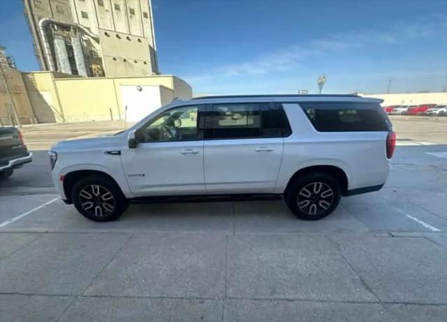 2023 GMC Yukon XL 4WD AT4