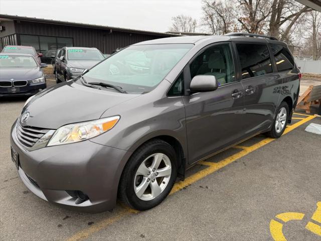 2017 Toyota Sienna LE 8 Passenger