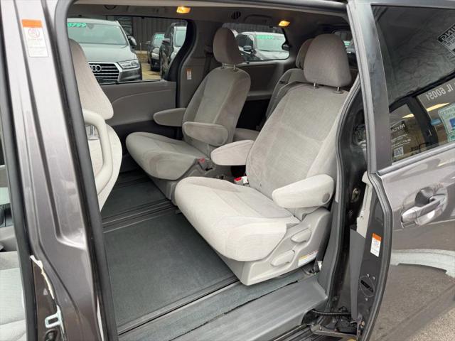 2017 Toyota Sienna LE 8 Passenger