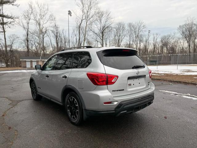 2019 Nissan Pathfinder SL