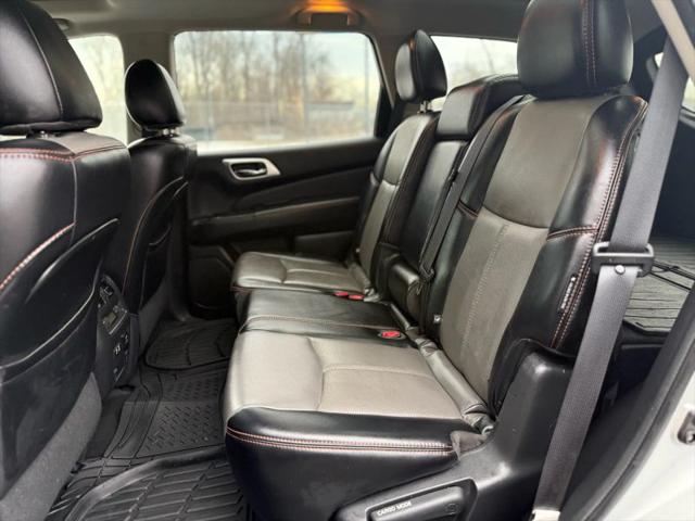 2019 Nissan Pathfinder SL