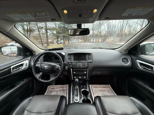 2019 Nissan Pathfinder SL