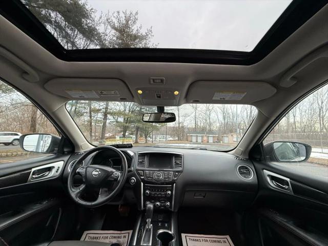 2019 Nissan Pathfinder SL