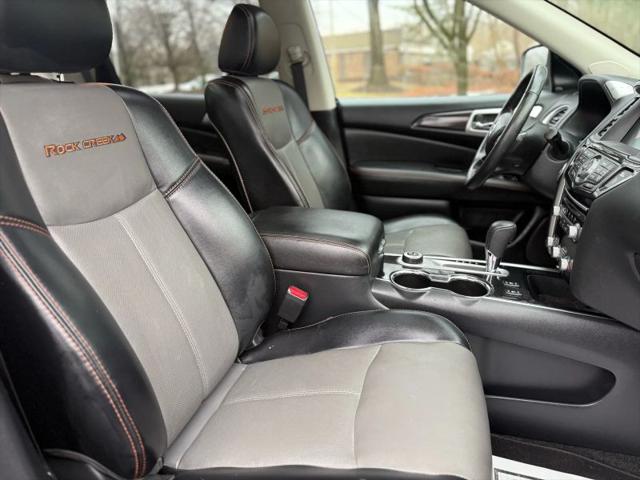 2019 Nissan Pathfinder SL