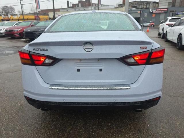2023 Nissan Altima SR FWD