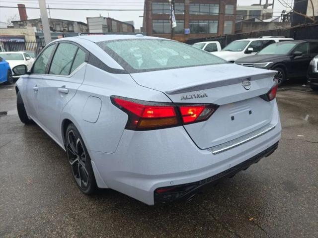 2023 Nissan Altima SR FWD