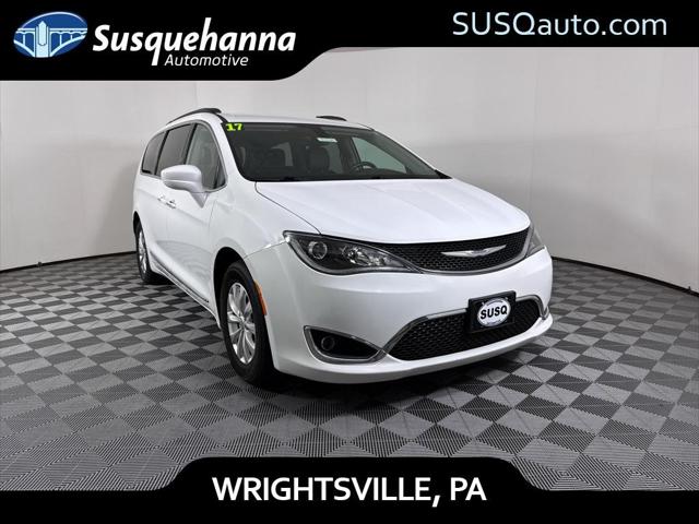 2017 Chrysler Pacifica Touring-L 2017 Chrysler Pacifica Touring-L
